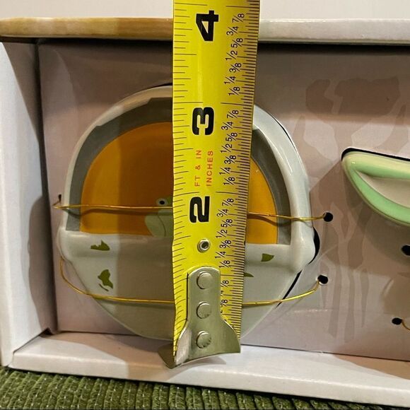 Disney Star Wars Baby Yoda and the frog Salt and Pepper Shakers NWT - Picture 4 of 7